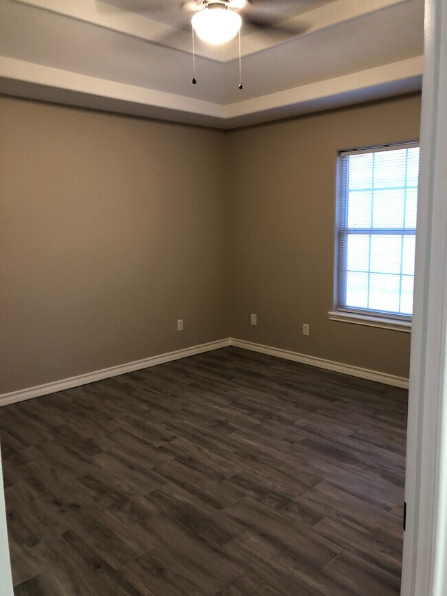 1405 Orlando St unit orlando 1, Edinburg, TX 78541 - photo 4