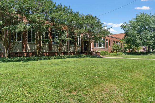 Redeemer School serves students from TK to 8th grade.