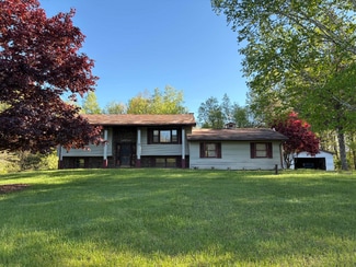 16711 E Cd Ave, Augusta, MI 49012