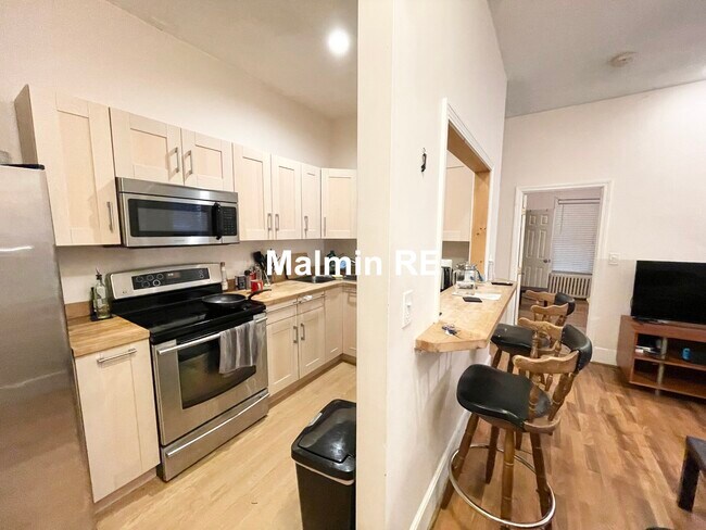860 Huntington Ave unit 2, Boston, MA 02115 - photo 3
