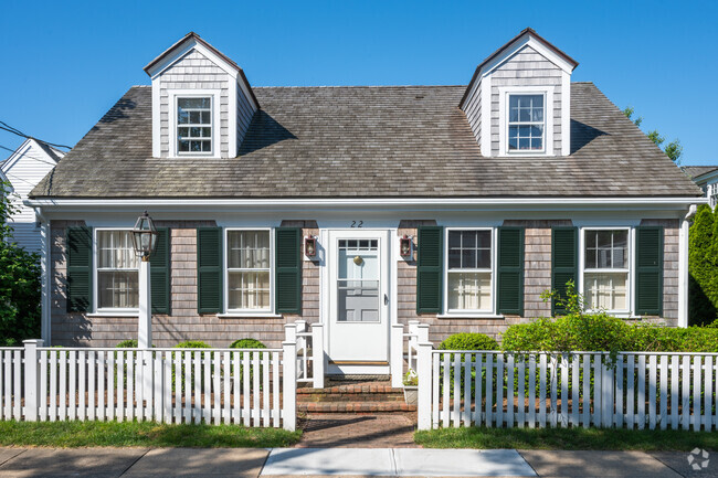 Cozy well manicured cape cod-style homes can be found throughout Edgartown.