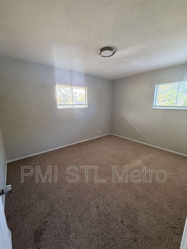 205 Grampian Rd, Saint Louis, MO 63137 - photo 5