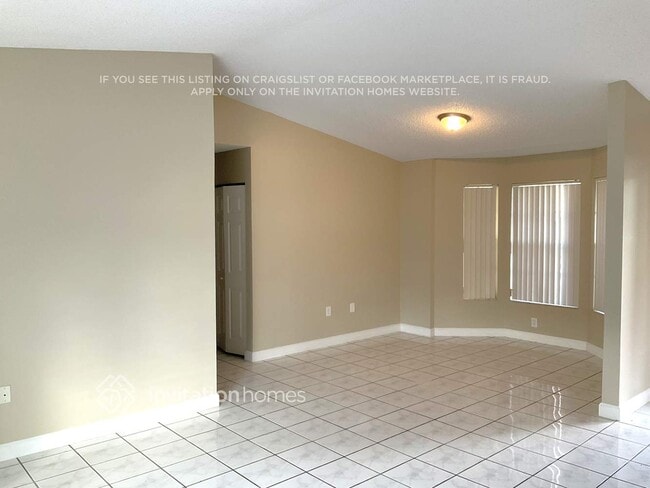 10111 NW 57th Terrace, Doral, FL 33178 - photo 2
