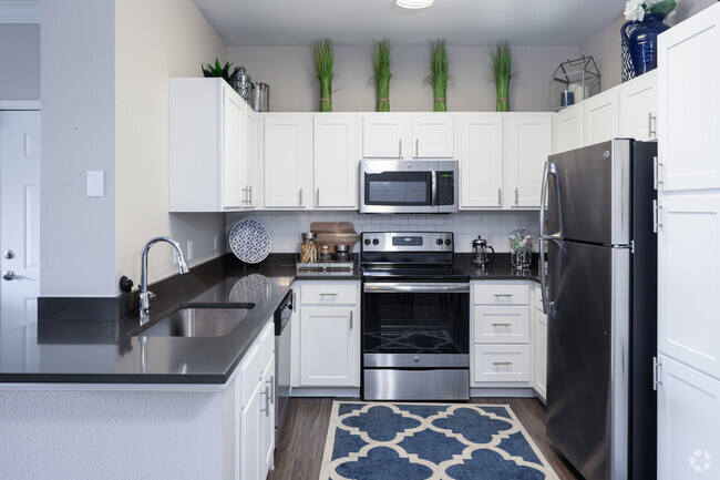 2BR, 1BA - 903SF