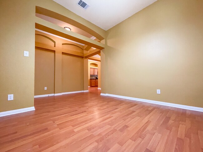 10113 Condor Loop, Waco, TX 76708 - photo 6