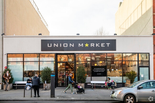 Union Market is a specialty grocer selling various organic produce and goods.