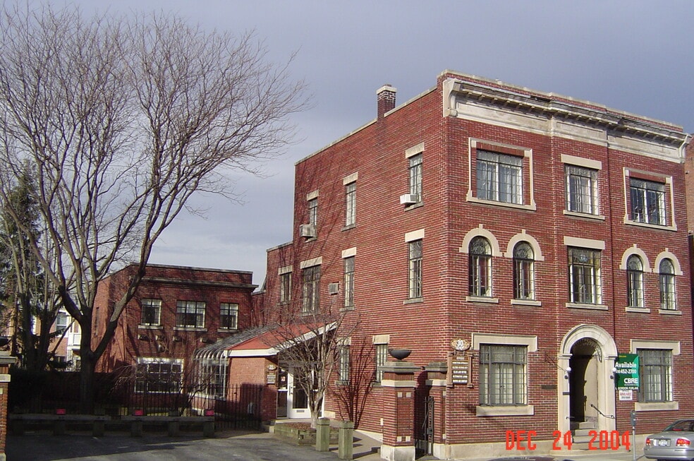 30 Jay St unit 30 Jay, Schenectady, NY 12305 - photo 1