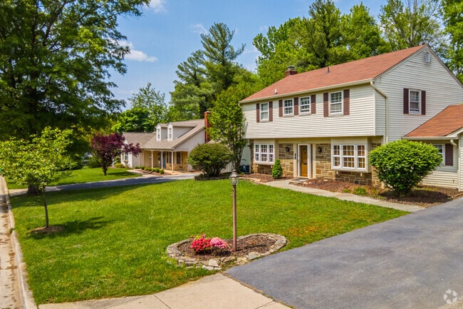 The neighborhood of South Laurel offers a mix of home styles, boasting large front yards and quaint gardens.