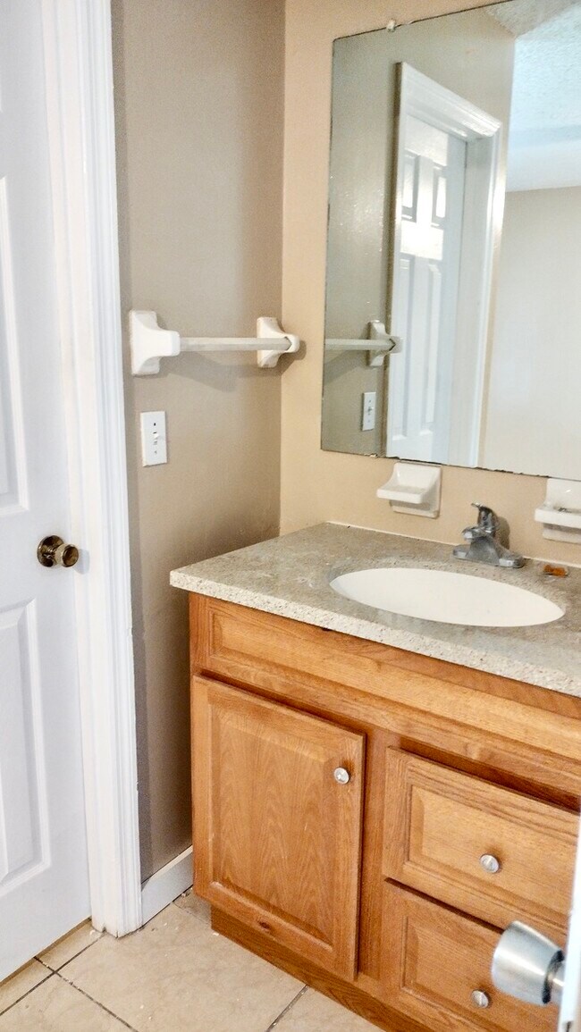 1348 W Evans Cir unit B, Deltona, FL 32725 - photo 7