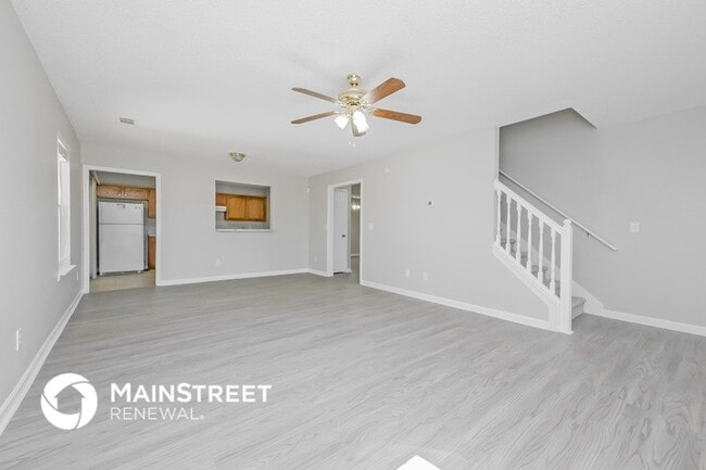 6233 Hickory Ln Cir, Union City, GA 30291 - photo 3