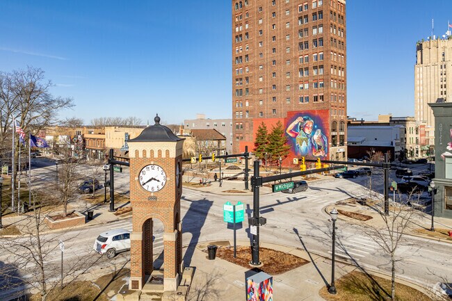 Amenity rich downtown Jackson offers events and shopping just a few minutes from Bennett.