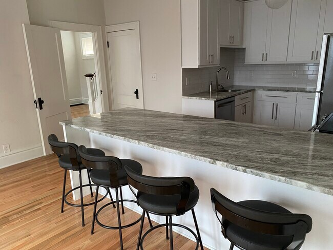 1353 E Rich St, Columbus, OH 43205 - photo 4