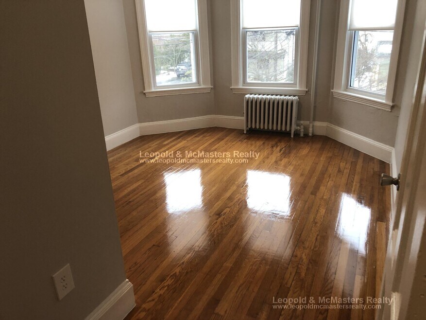 26 Maple St unit 4, Watertown, MA 02472 - photo 1