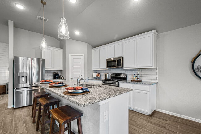 133 Hudson Ln unit 36481209, Justin, TX 76247 - photo 5