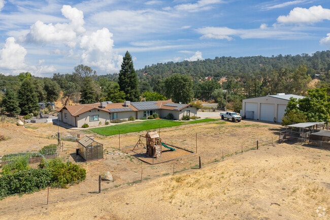 Many homes in Auberry make use of the California sun by having solar panels.