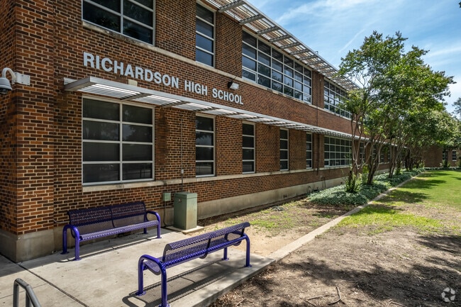 Richardson Richardson High School Building Signage