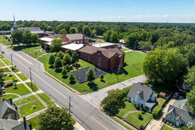 The student population of Clark Elementary School is 597 and the school serves K-5.