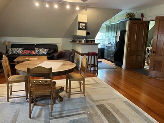 736 Washington St, Brookline, MA 02446
