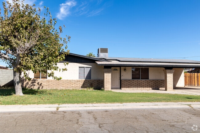 Rancher style homes are bountiful in El Pueblocito.