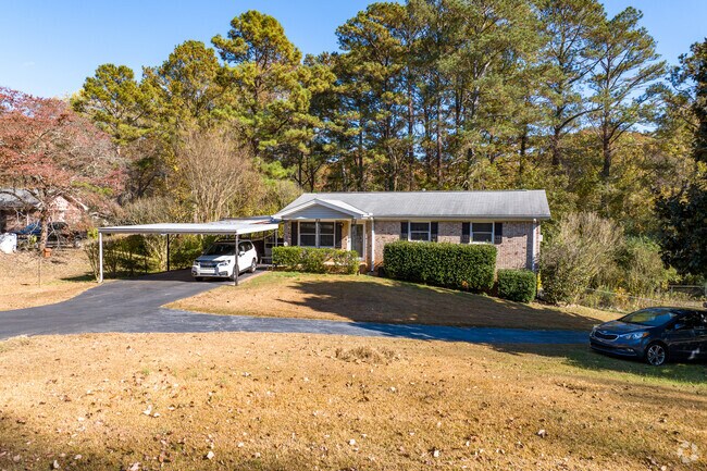 Many Anneewakee older homes are equipped with carports.