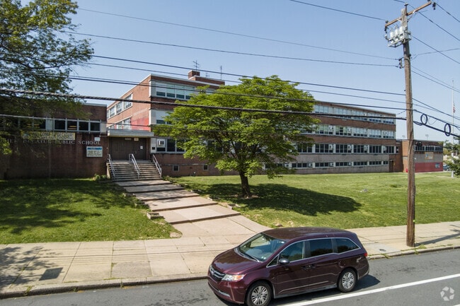 Stephen Decatur Elementary School is in the Parkwood neighborhood.