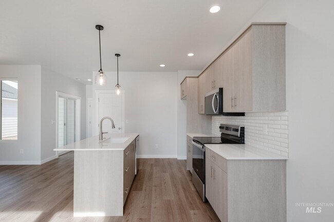 2872 E Boulder Basin Dr, Kuna, ID 83634 - photo 4