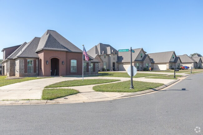 Streets in Red Chute are wide, clean,
 and safe.