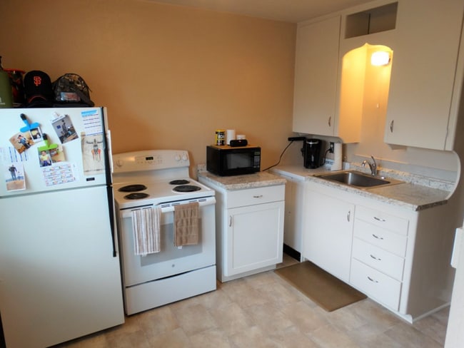 632 N 5th E St, Mountain Home, ID 83647 - photo 3