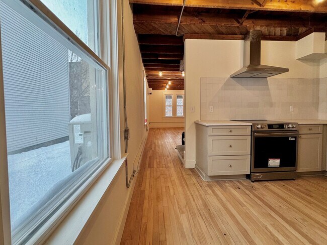 1546 Selby Ave unit B, Saint Paul, MN 55104 - photo 3