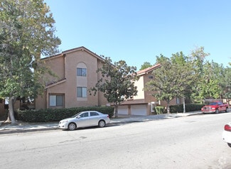 8745-8825 Variel Ave, Canoga Park, CA 91304