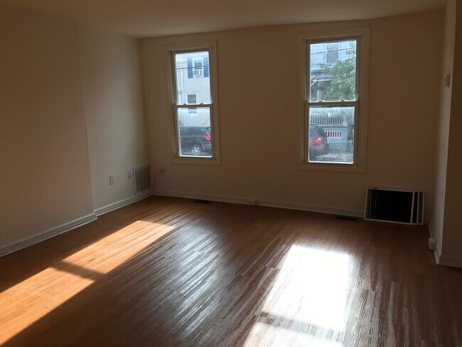 15 W Burlington St unit 401, Bordentown, NJ 08505 - photo 5