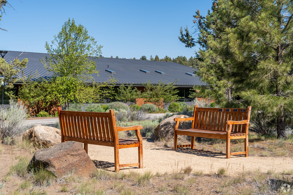 Cascades Academy has benches for visitors to sit on in Tumalo, Oregon.