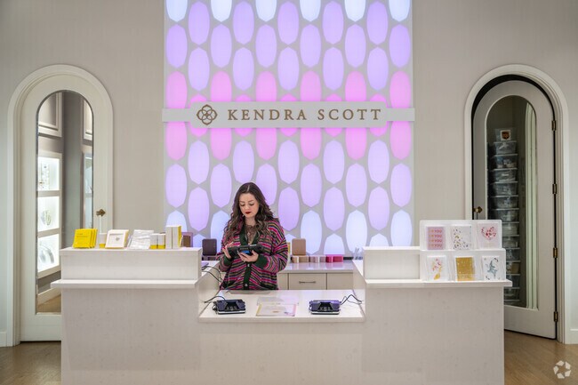 Boutique shops like Kendra Scott are only minutes away from the Diablo Hills neighborhood.