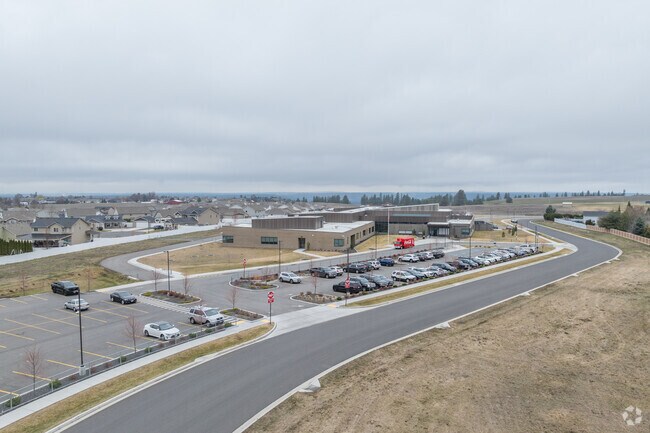 Skyline Elementary has a small staff parking lot in front of the schoool