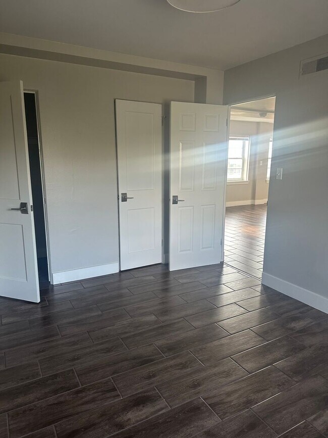 Grandview Apartments, Wichita, KS 67214 - photo 3