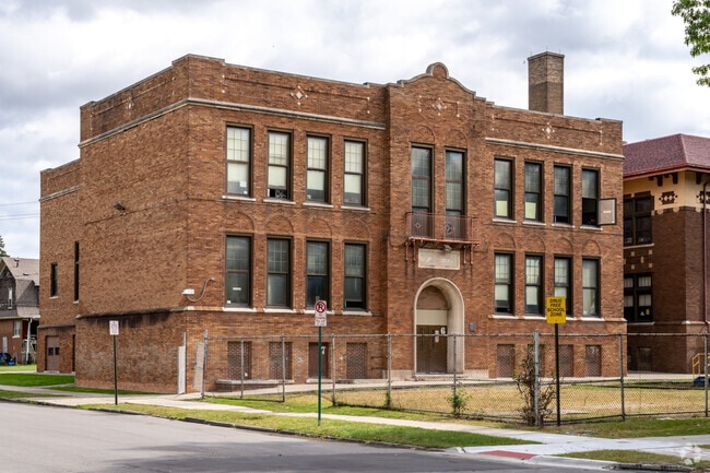 Nichols Elementary-Middle School serves grades PK and K-8.