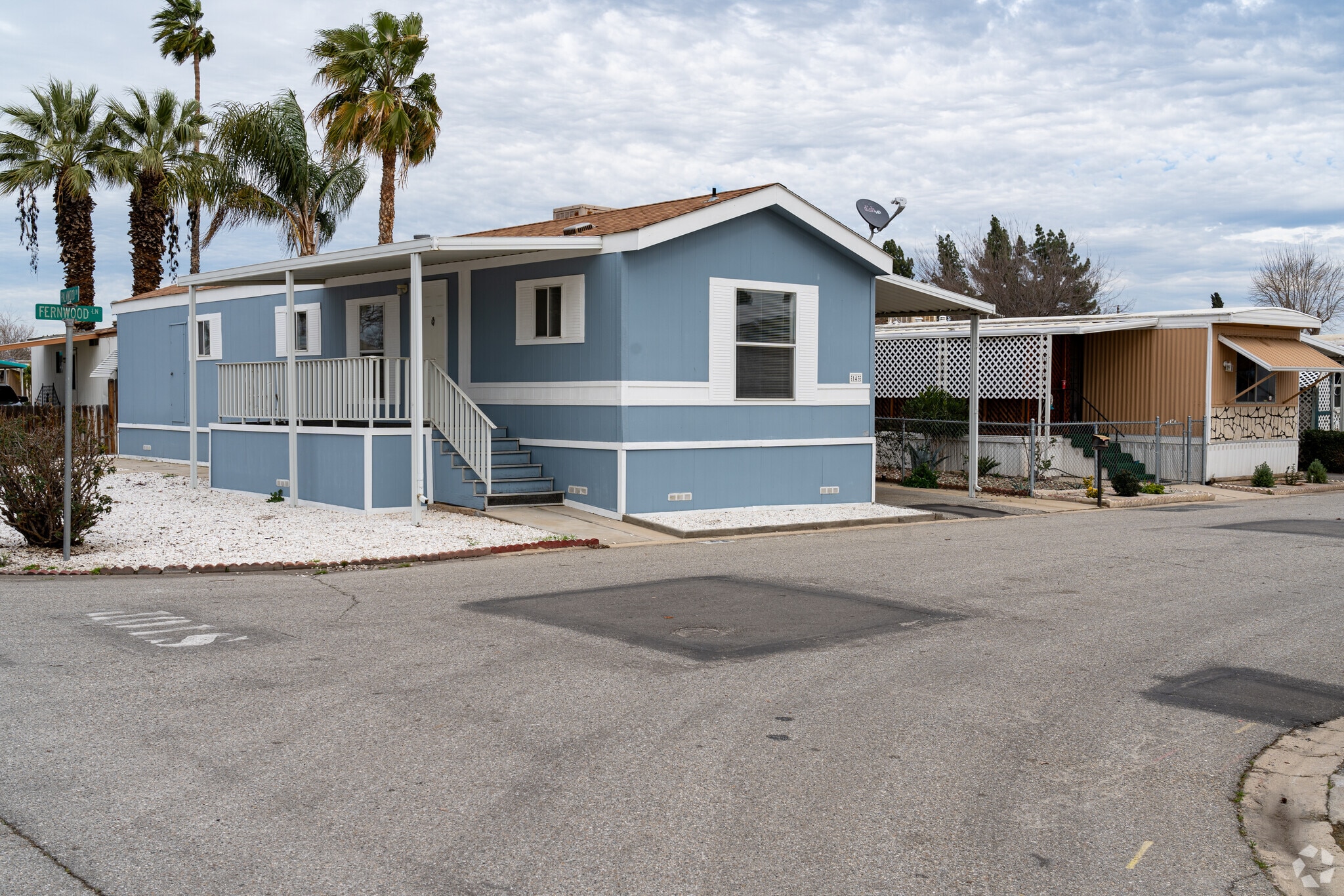 There are several mobile home parks located throughout Oildale, Ca.