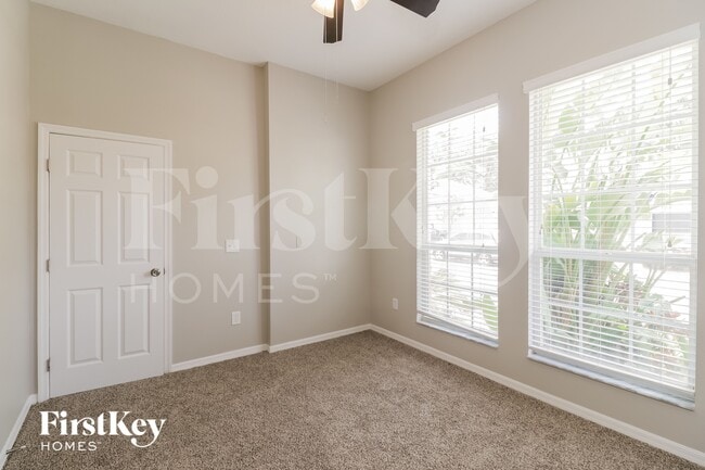 8842 Cypress Hammock Dr, Tampa, FL 33614 - photo 6