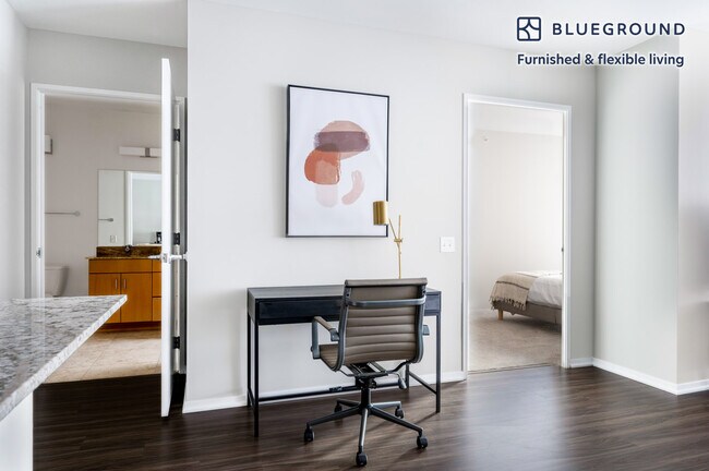 200 E Illinois St unit FL11-ID878, Chicago, IL 60611 - photo 5