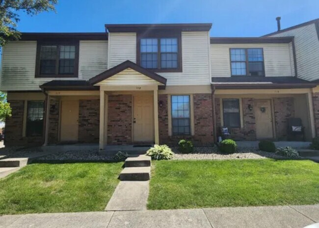 700 N Adelaide St unit 34, Normal, IL 61761 - photo 2