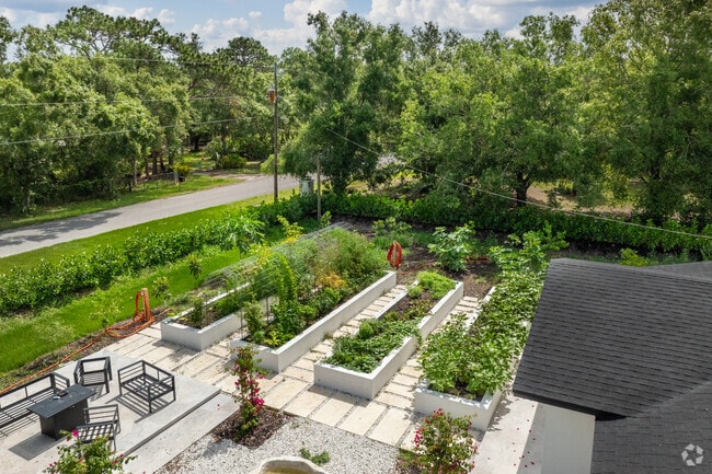 Private gardens are abundant in DeSoto Acres on large private lots.