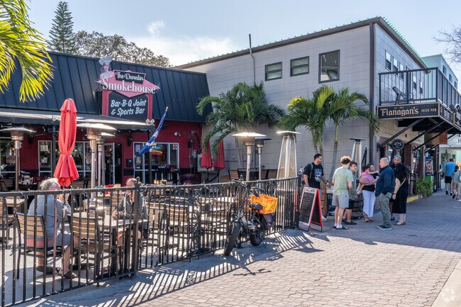 Experience great food in downtown Dunedin.