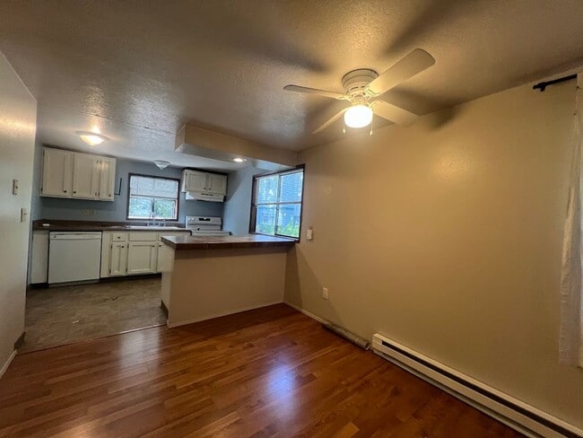 4900-4902 SW Slavin Rd, Portland, OR 97239 - photo 7