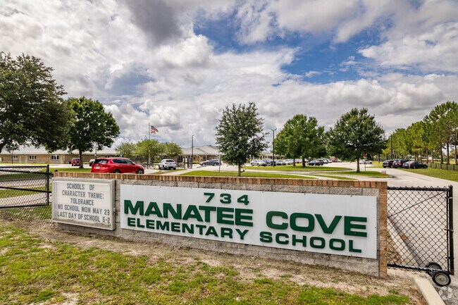 Orange City's Manatee Cove Elementary School earns a B rating on Niche.