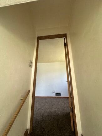 1839 Pennsylvania Ave Unit 1, West Mifflin, PA 15122