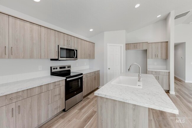 3452 E Crimson King Dr, Nampa, ID 83686 - photo 5