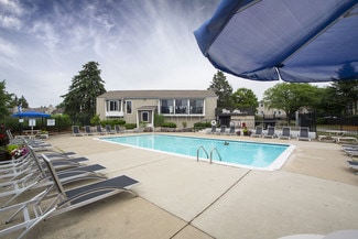 6080 Carriage Hill Dr, East Lansing, MI 48823