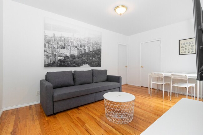 130 E 95th St unit ID1058689P, New York, NY 10128 - photo 5