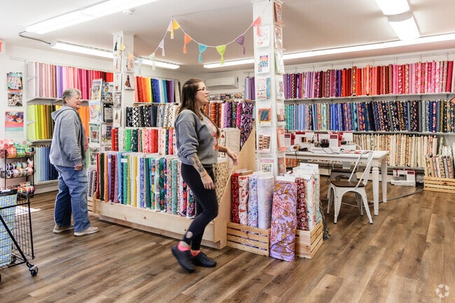 Discover the vibrant local shops of Sussex that highlight creativity and craftsmanship, urging you to immerse yourself in a community brimming with passion and pride.