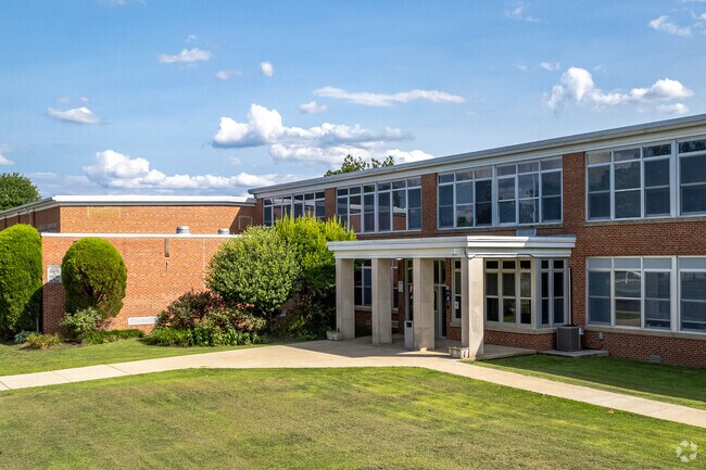 Children in Florence can attend Roebling Elementary School.
